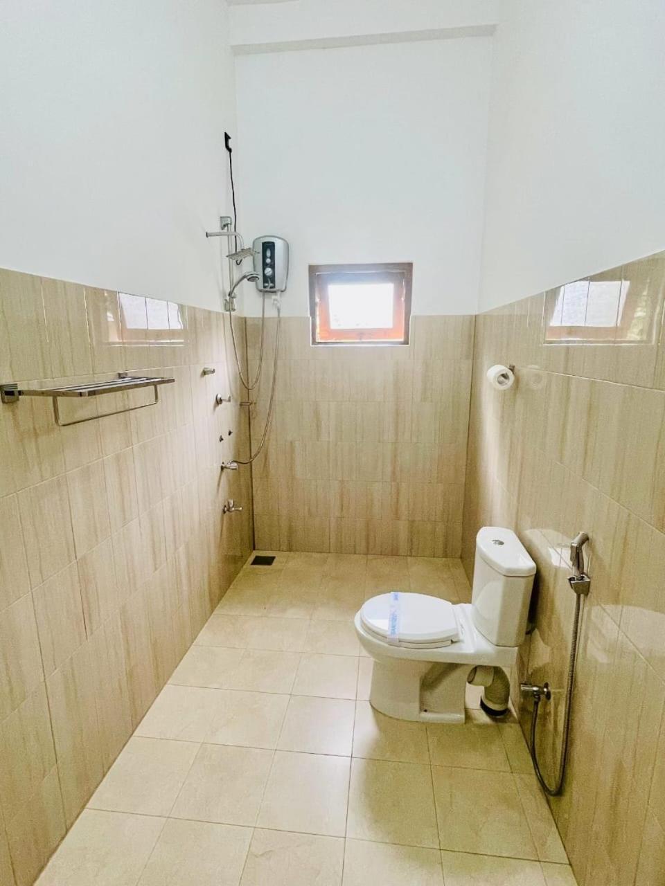 Thinaya Lake Resort アヌラーダプラ エクステリア 写真
