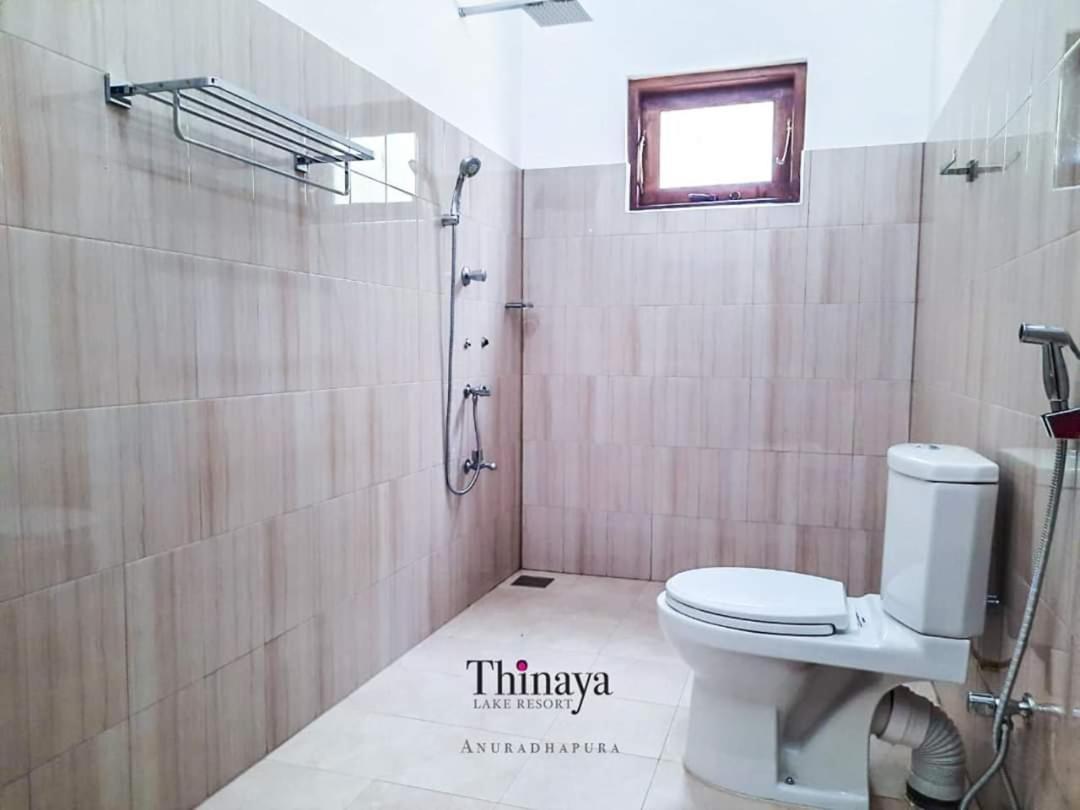 Thinaya Lake Resort アヌラーダプラ エクステリア 写真